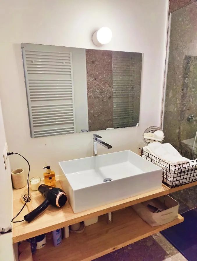 Traditional Chic, High Ceilings' Apt Aircos And Garage アントウェルペン