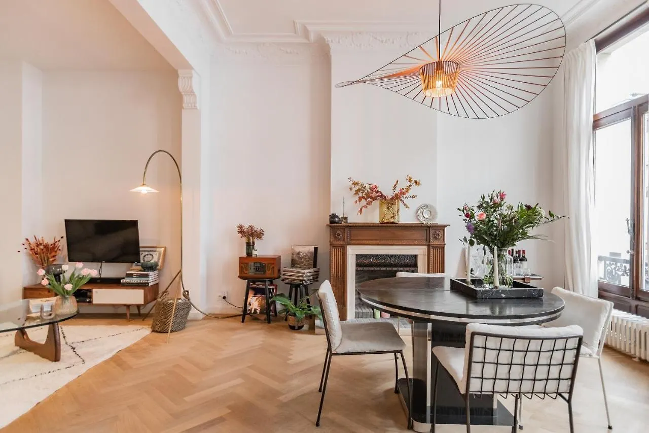 Traditional Chic, High Ceilings' Apt Aircos And Garage Antwerp